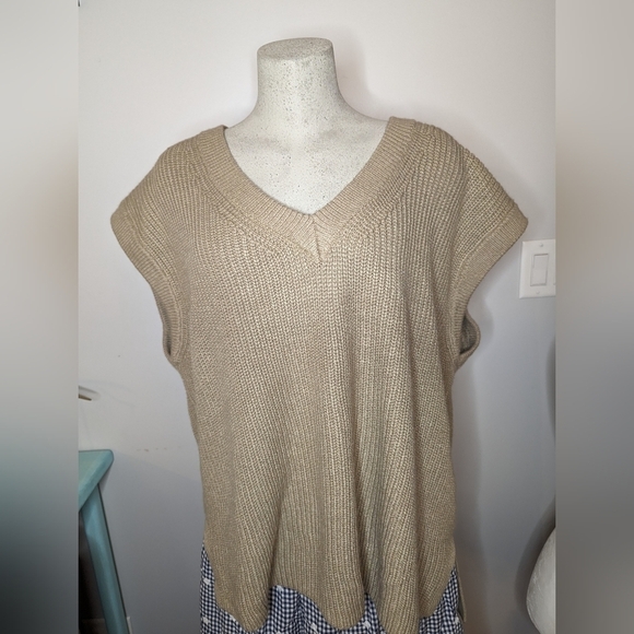 Sweater vest bundle, new with tags includes XL & XXL in gray & taupe - Picture 9 of 15